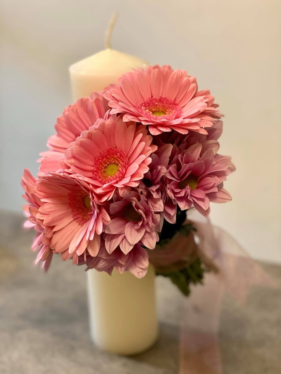 Lumânare cununie cu gerbera roz — e-flower București